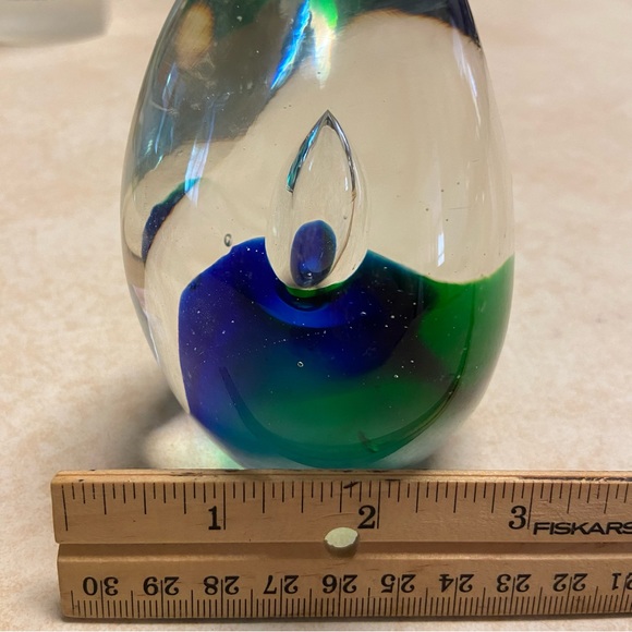 Pier 1 One Imports Art Glass Egg Shaped Paperweight Home Office Decor - Picture 2 of 9